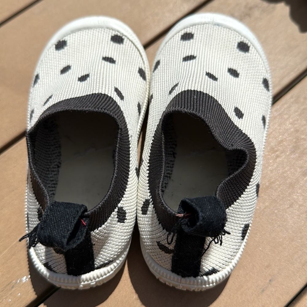 Shoes size 24 Toddler roaming shoes, Polka Dot Slip-On wide foot